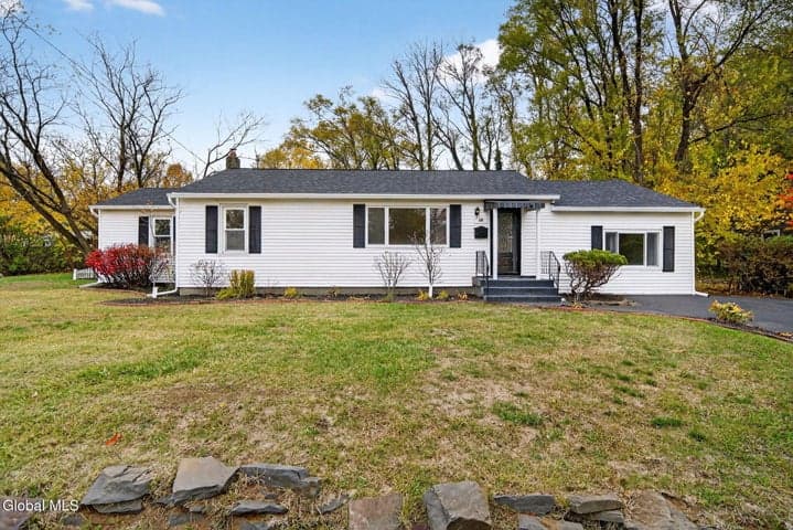 18 Anthony Lane, Colonie, NY, photo 1