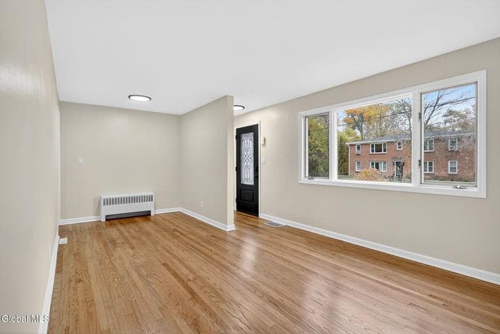 18 Anthony Lane, Colonie, NY, photo 2