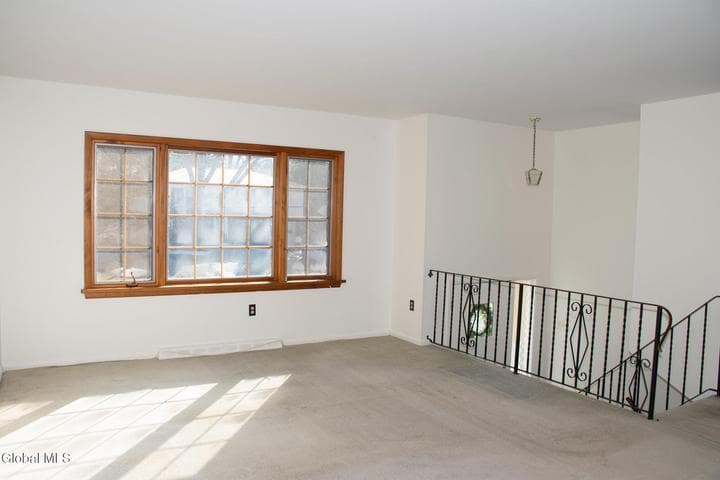 10 Meadowlark Drive, Colonie, NY, photo 3