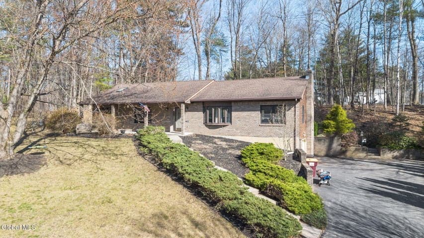 19 Crown Point, Ballston, NY, photo 2