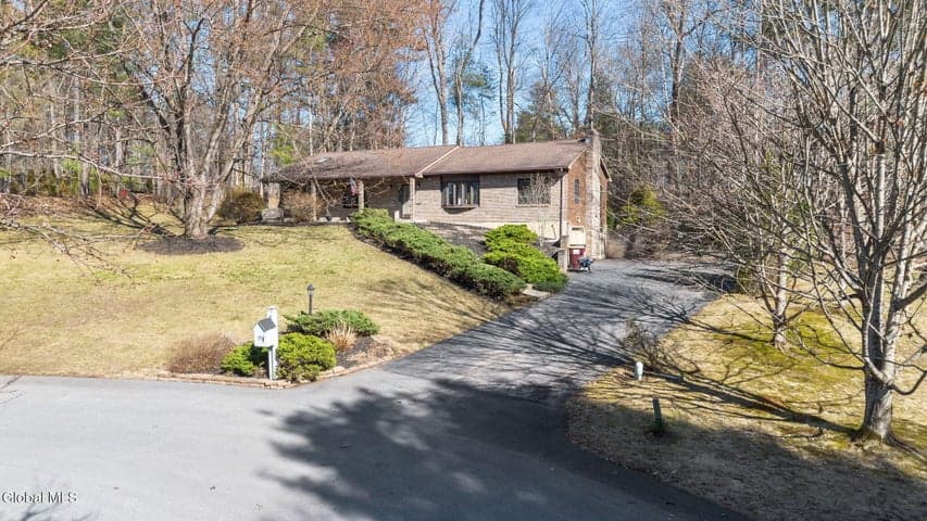 19 Crown Point, Ballston, NY, photo 1
