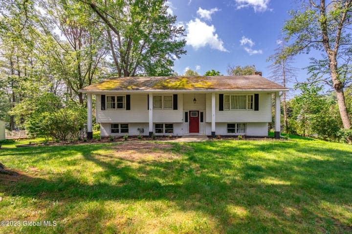 1 Laurie Lane, Wilton, NY, photo 1