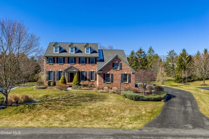 7 Shelbourne Drive, Loudonville, NY, photo 1