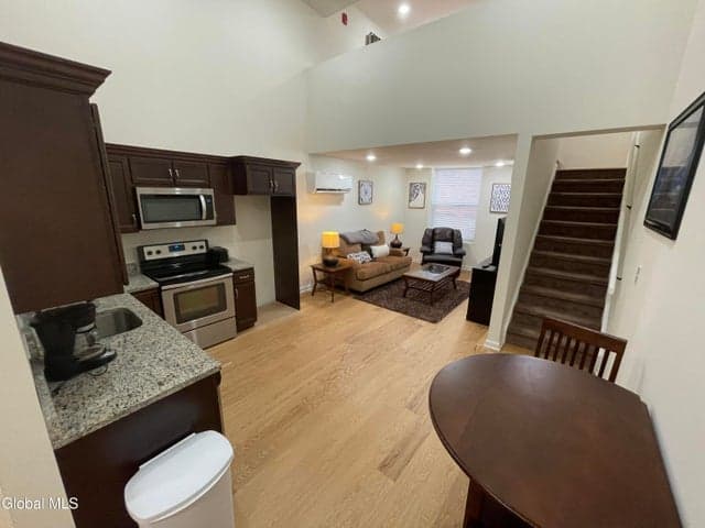 99 Pine Street, Albany, NY, photo 4
