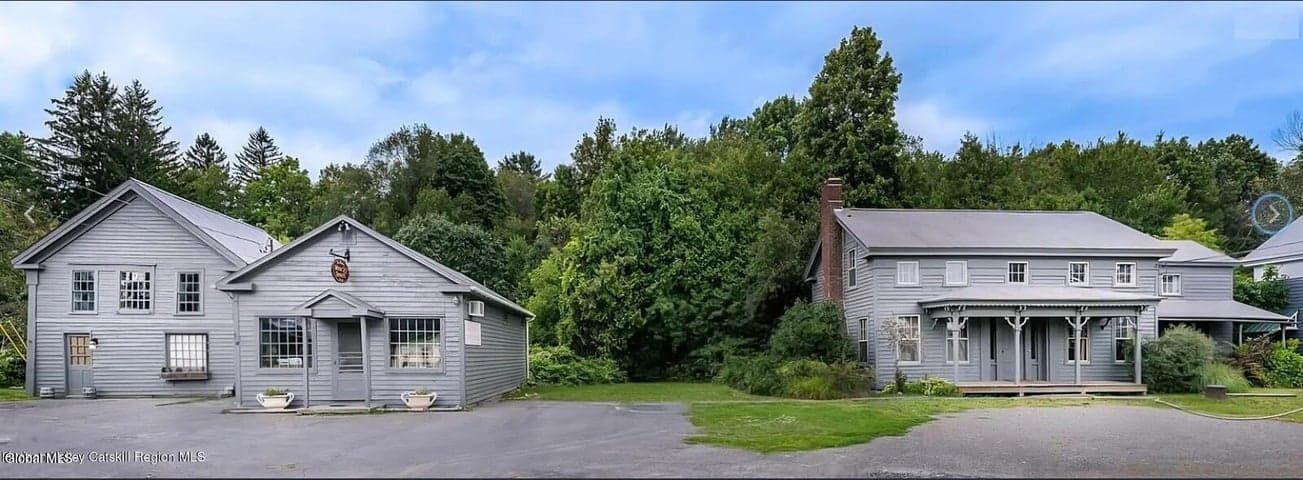 1129 New York 295, Chatham, NY