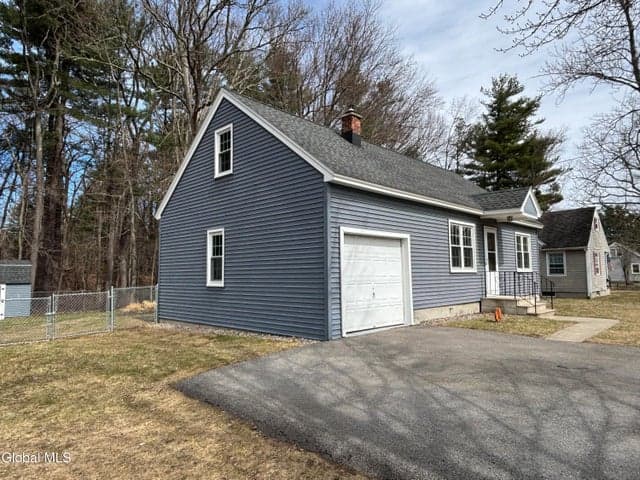 3067 Sunset Lane, Guilderland, NY, photo 3