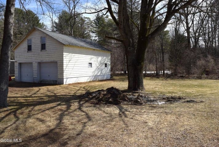 473 N Creek Road, Greenfield, NY, photo 4