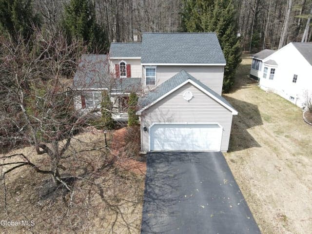 48 Kettles Way, Queensbury, NY, photo 1