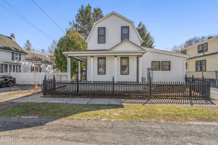 24 Craig Street, Watervliet, NY, photo 1