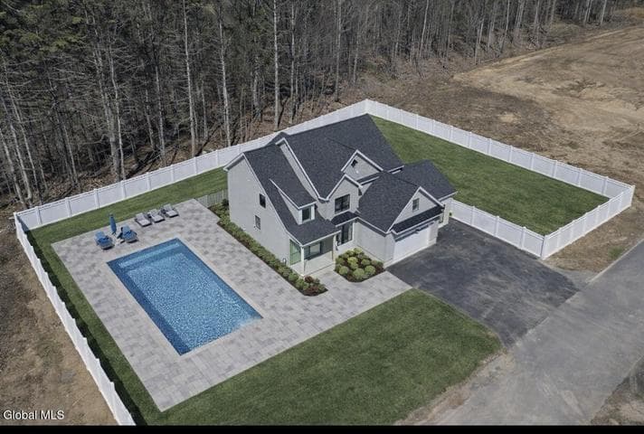 2 Wisteria Court, Wilton, NY, photo 2