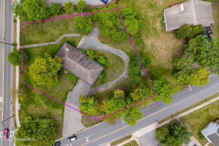 126 West Avenue, Saratoga Springs, NY, photo 4