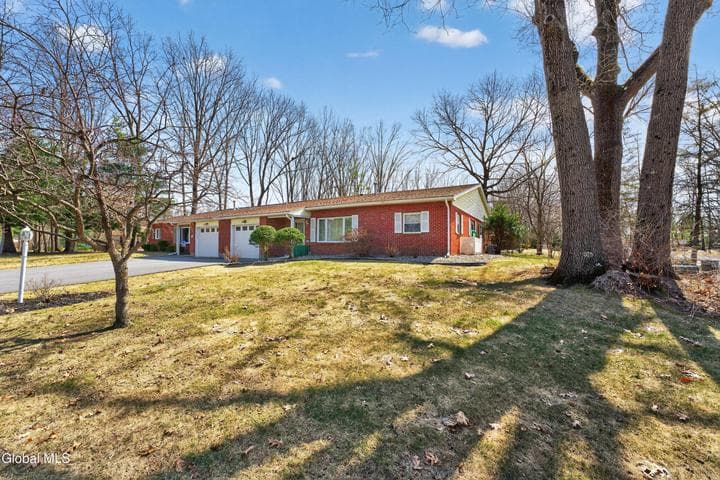 4C Lacosta Drive, Clifton Park, NY, photo 3