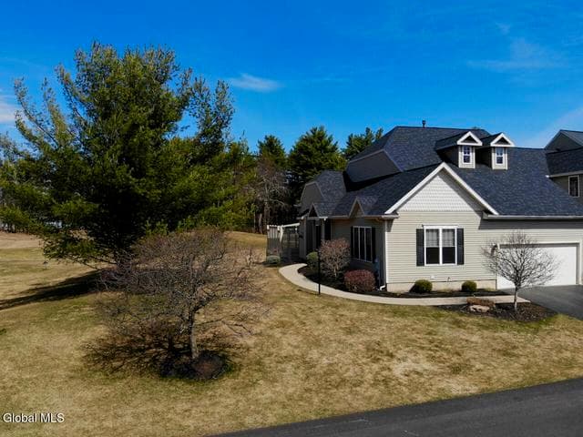 24 Claire Pass, Wilton, NY, photo 2