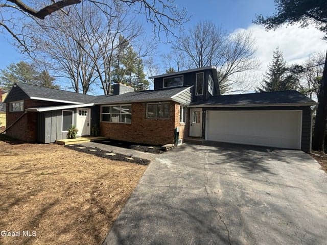 2080 Van Antwerp Road, Niskayuna, NY, photo 1