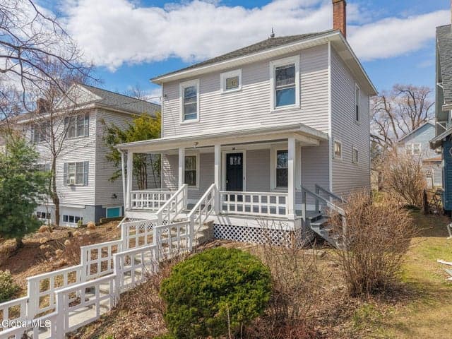 18 Fairlawn Avenue, Albany, NY, photo 2