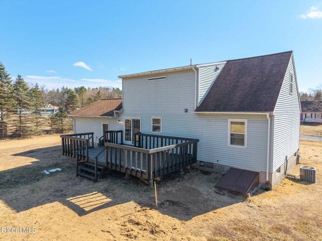 5 Norland Court, Wilton, NY, photo 4