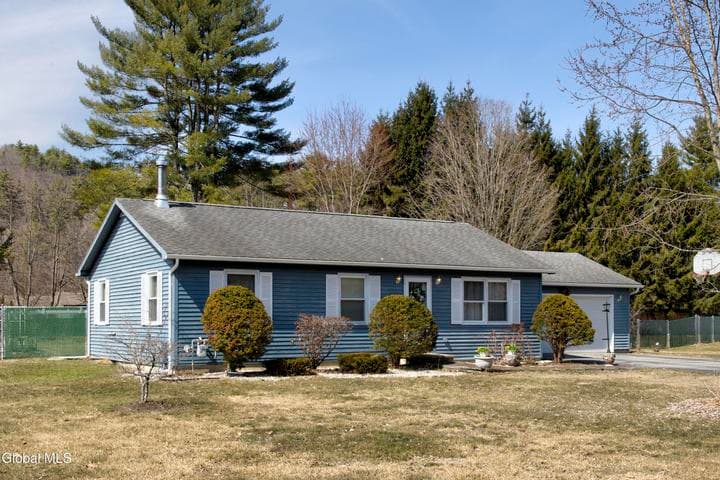 12 Pinewood Hollow Road, Queensbury, NY, photo 3