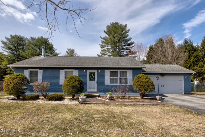 12 Pinewood Hollow Road, Queensbury, NY, photo 4