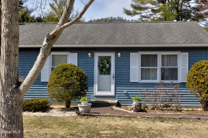 12 Pinewood Hollow Road, Queensbury, NY, photo 5