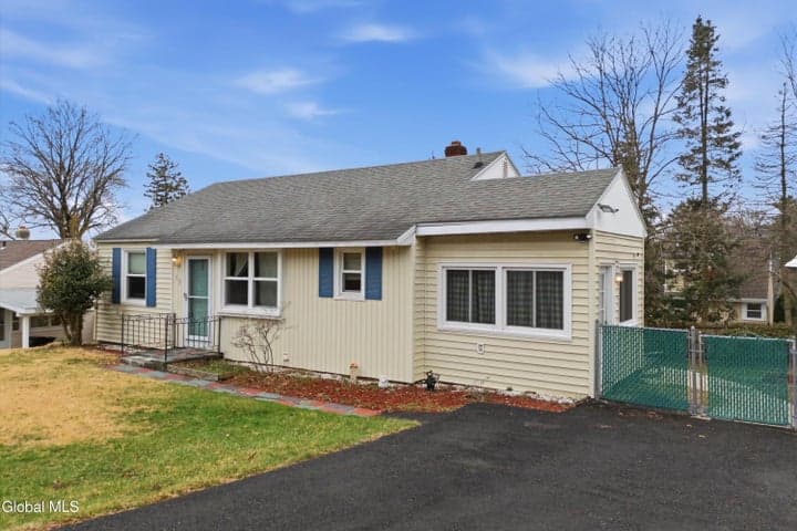 35 Bolivar Avenue, Troy, NY, photo 2