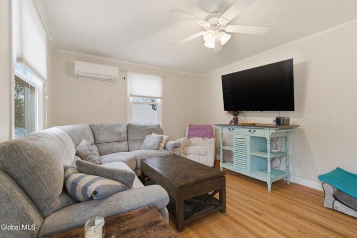 35 Bolivar Avenue, Troy, NY, photo 3