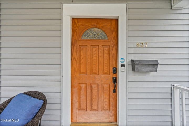 837 Harrison Avenue, Schenectady, NY, photo 4