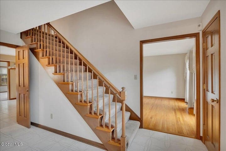 1058 Valerie Drive, Niskayuna, NY, photo 5