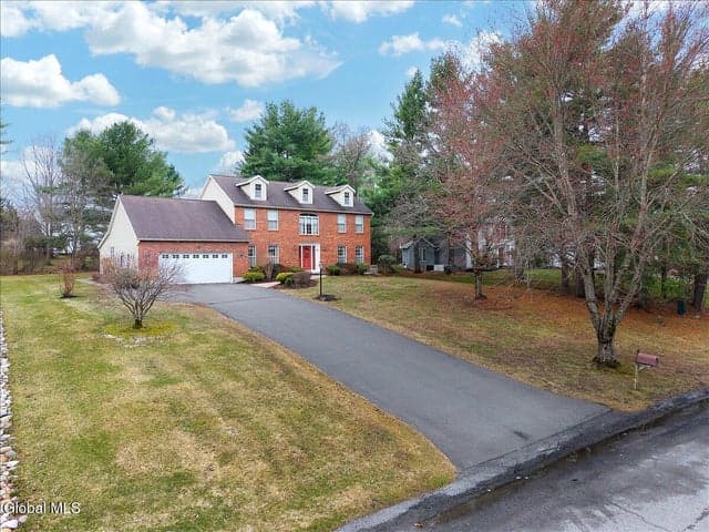 1058 Valerie Drive, Niskayuna, NY, photo 3