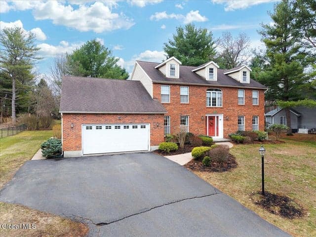 1058 Valerie Drive, Niskayuna, NY, photo 2