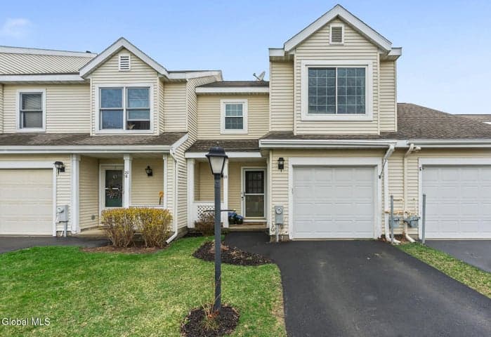 18 Justine Court, East Greenbush, NY, photo 1