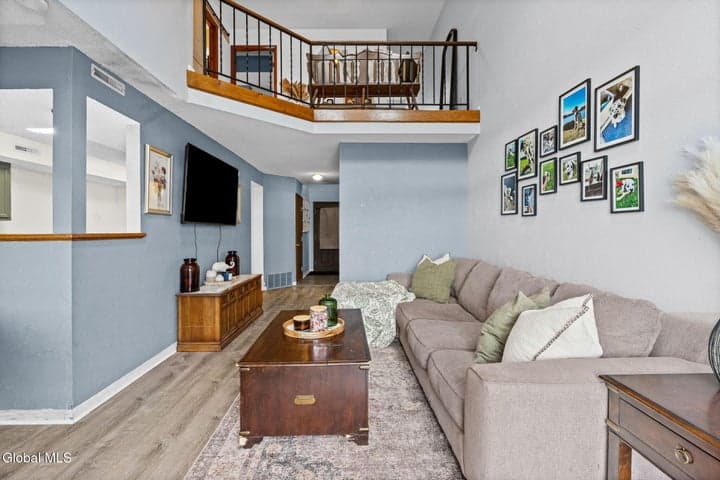 18 Justine Court, East Greenbush, NY, photo 2