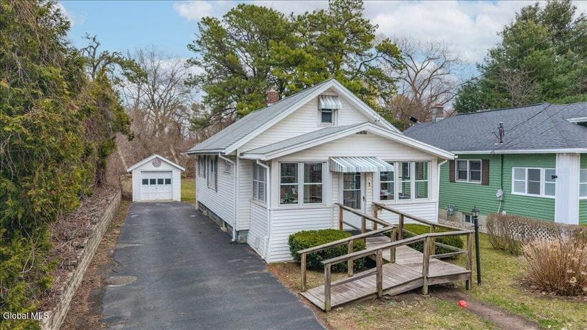 1 Spruce Street, Colonie, NY, photo 1