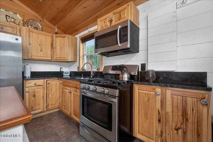 12 Minder Road, Corinth, NY, photo 5