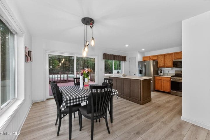 16 Glenview Drive, Scotia, NY, photo 5