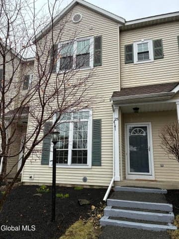 25 Stratton Circle, Troy, NY, photo 1