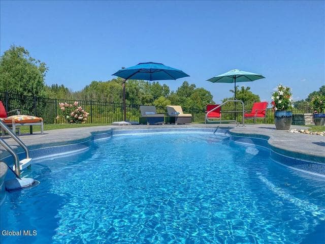 7 Rolling Hills Drive, Halfmoon, NY, photo 2