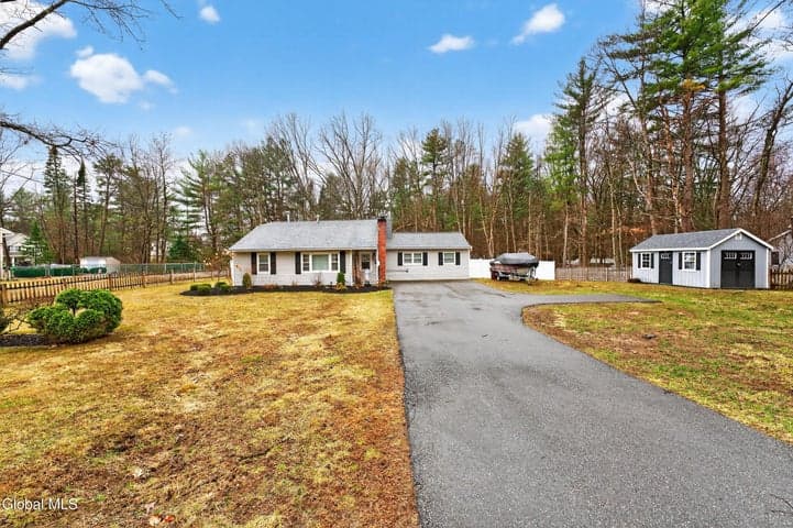 88 Jones Road, Wilton, NY, photo 1
