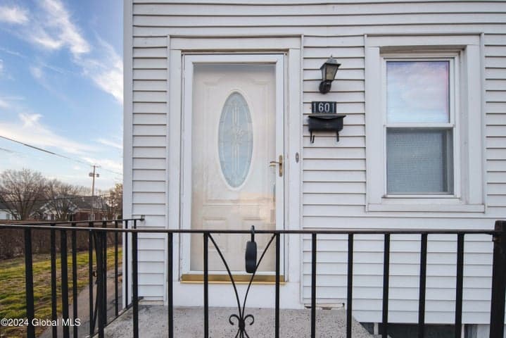 1601 8th Avenue, Watervliet, NY, photo 2