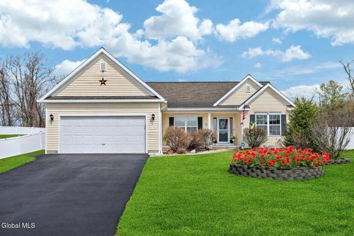 19 Autumn Lane, Troy, NY, photo 1