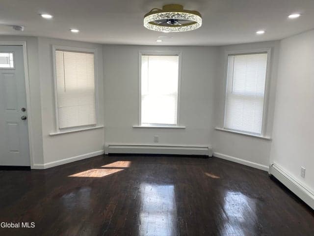 885 Yorkston Street, Schenectady, NY, photo 4