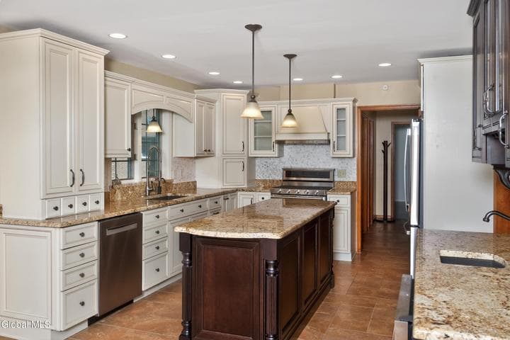 655 Salvia Lane, Guilderland, NY, photo 5
