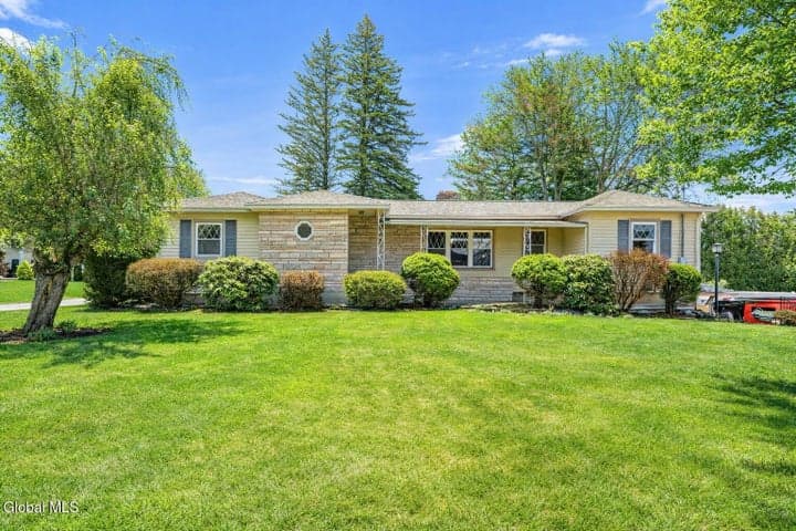 800 S Melcher Street, Johnstown, NY, photo 1