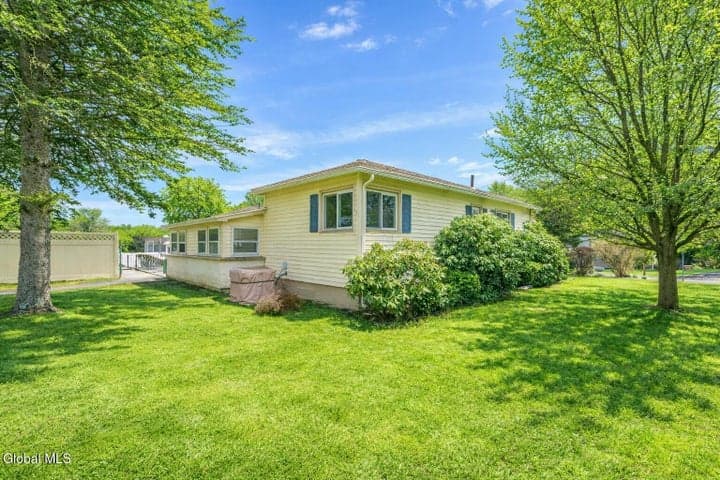 800 S Melcher Street, Johnstown, NY, photo 3