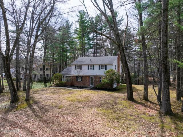 33 Casablanca Court, Clifton Park, NY, photo 3