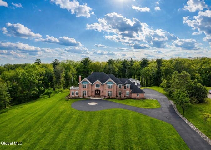 9 Sage Estate, Menands, NY, photo 2