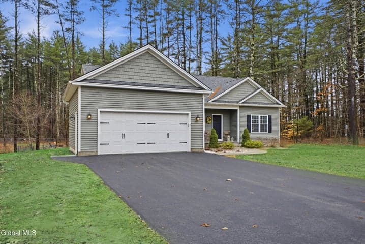 4 Greenwood Road, Lake George, NY, photo 3