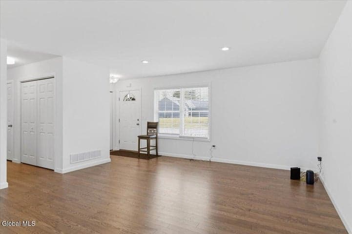 18 Wiley Way, Corinth, NY, photo 3