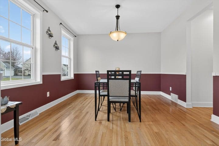 39 Outlook Dr S, Halfmoon, NY, photo 4