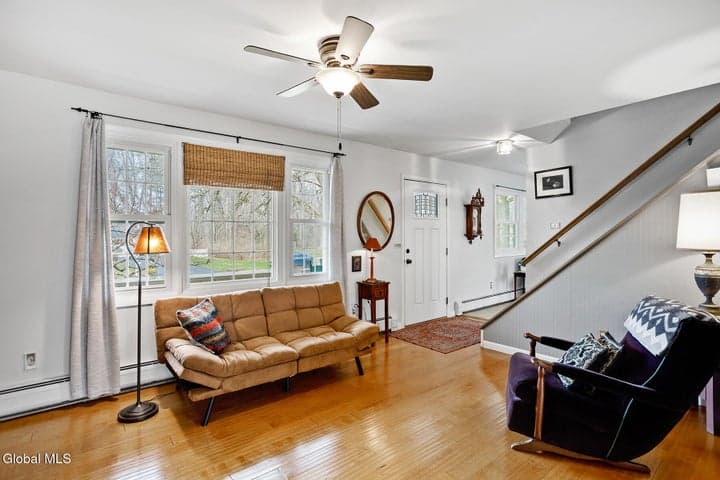 16 Conver Drive, Saratoga Springs, NY, photo 2