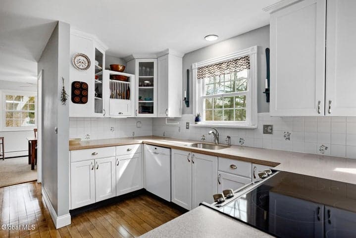 16 Conver Drive, Saratoga Springs, NY, photo 5
